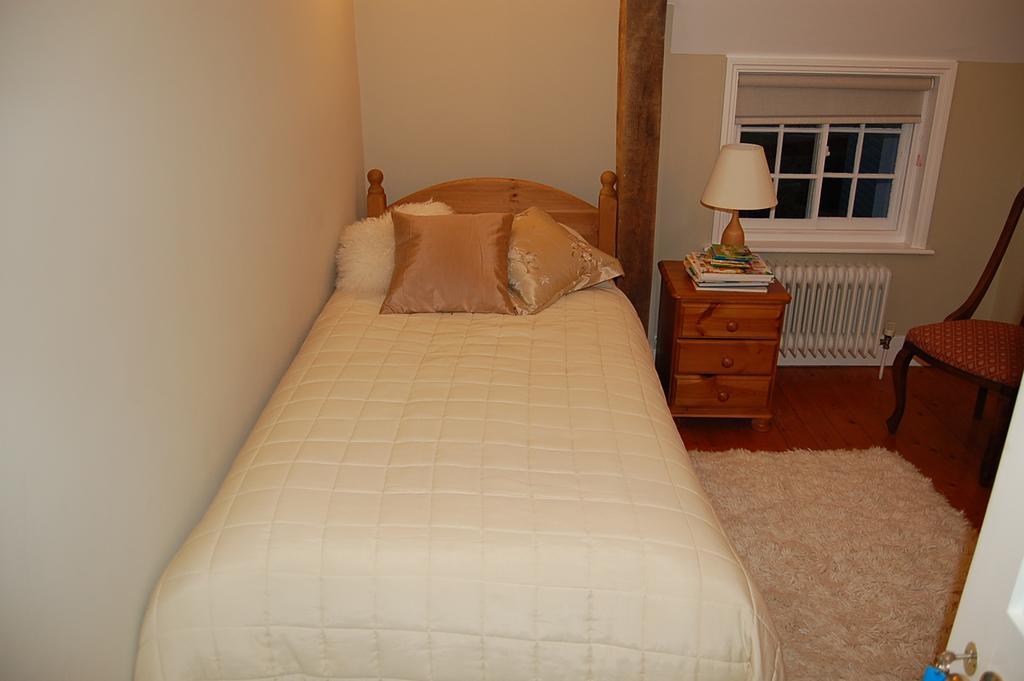 Pickwick House Bed and Breakfast Stoke by Clare Pokój zdjęcie